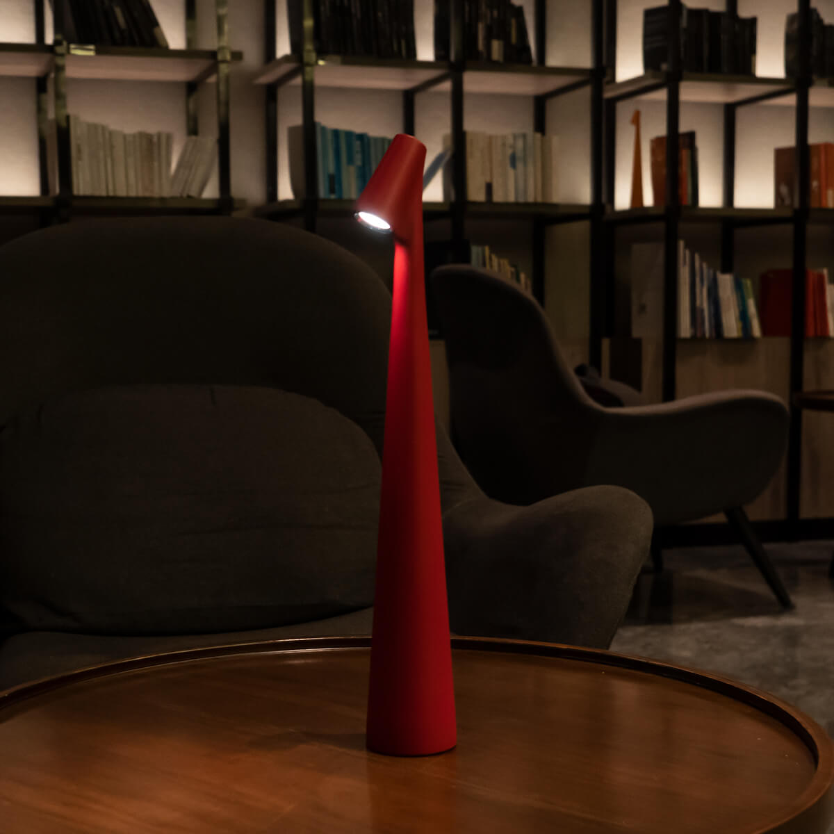 Sculpting Table Lamp with Adjustable Shade - Modern Design for Home Office & Living Room Lighting