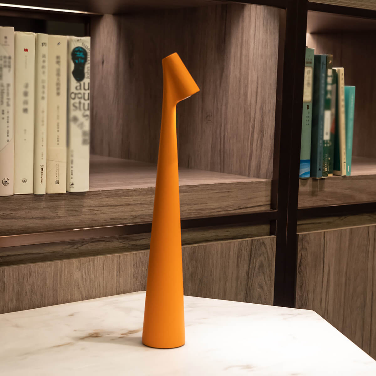 Sculpting Table Lamp with Adjustable Shade - Modern Design for Home Office & Living Room Lighting