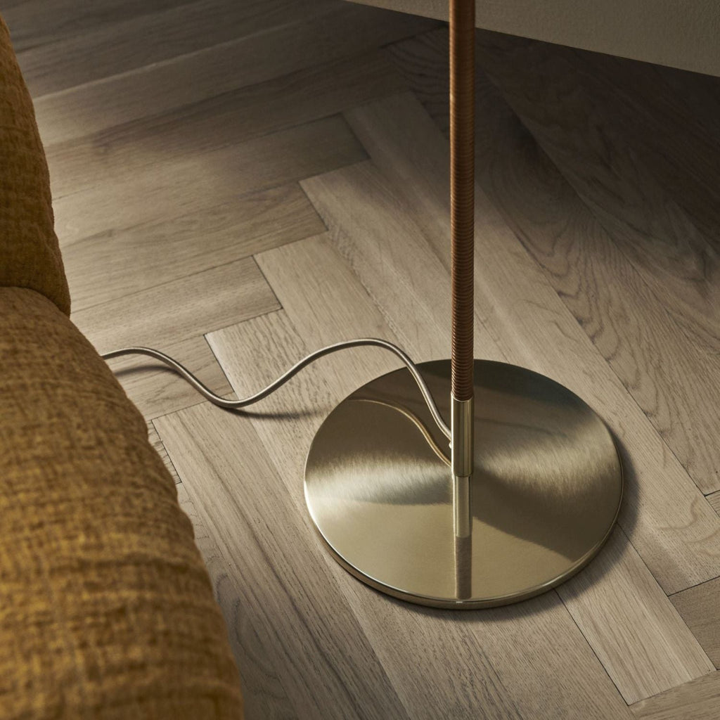 LED Floor Lamp with Adjustable Height and Modern Design for Living Room & Home Office