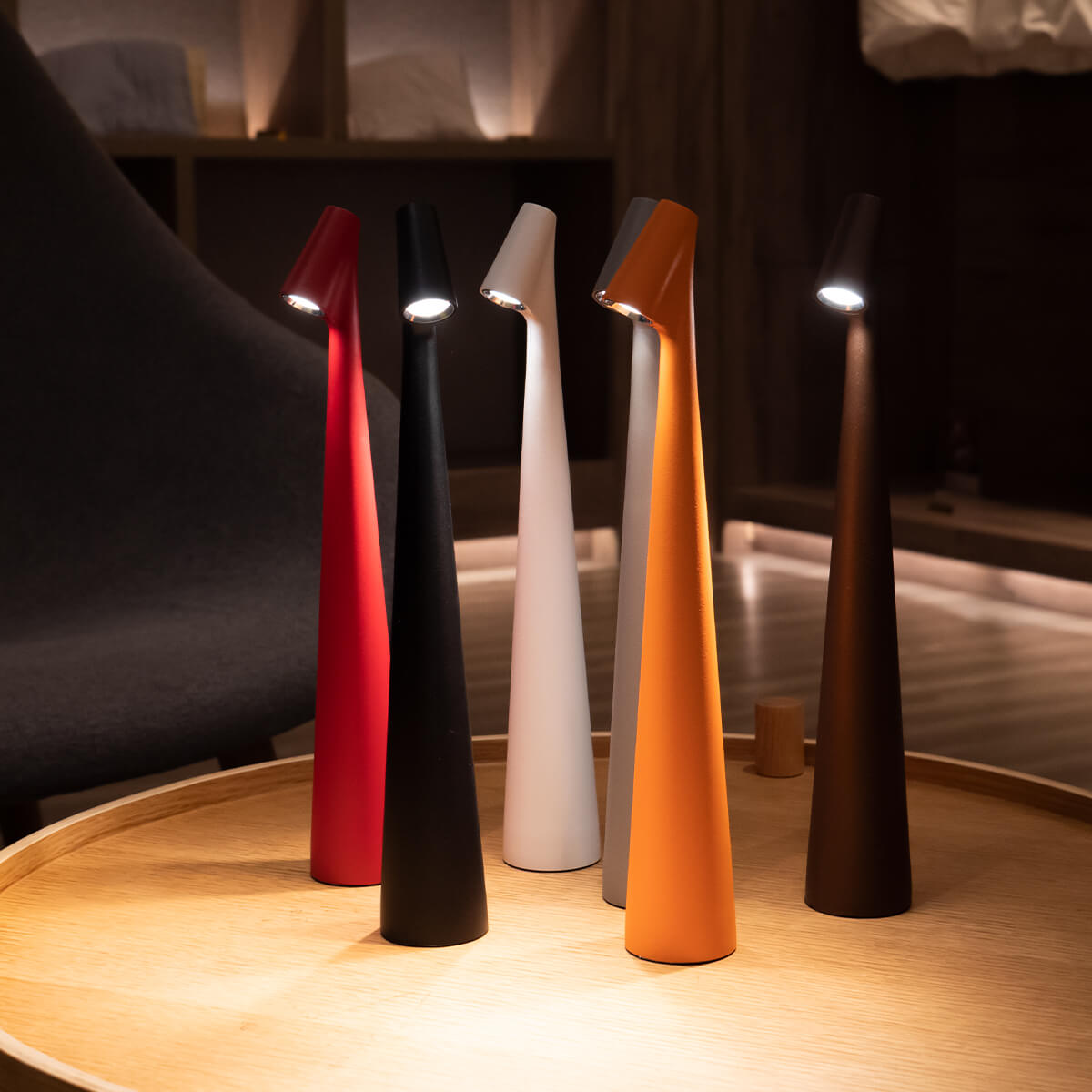 Sculpting Table Lamp with Adjustable Shade - Modern Design for Home Office & Living Room Lighting
