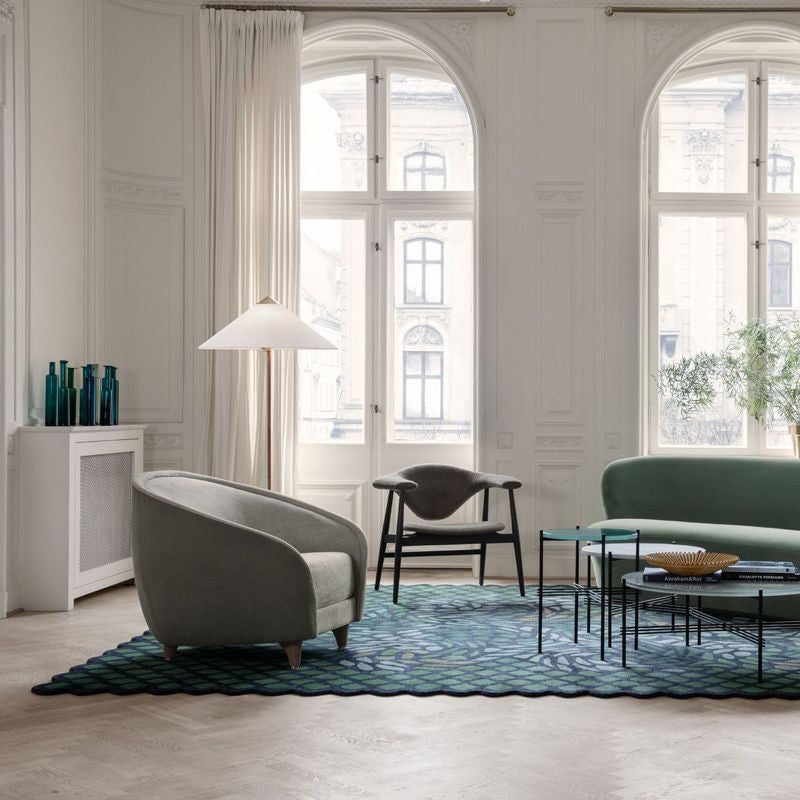 LED Floor Lamp with Adjustable Height and Modern Design for Living Room & Home Office