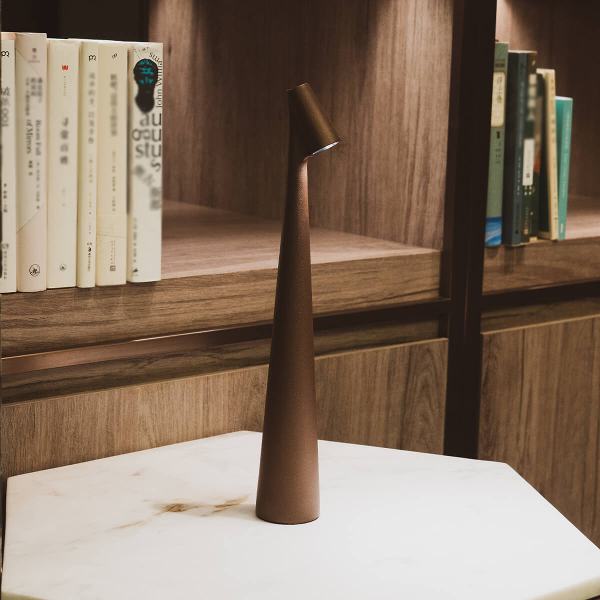 Sculpting Table Lamp with Adjustable Shade - Modern Design for Home Office & Living Room Lighting
