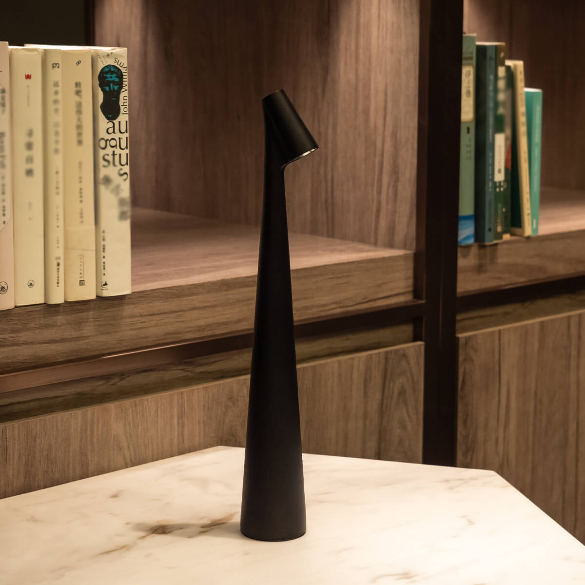 Sculpting Table Lamp with Adjustable Shade - Modern Design for Home Office & Living Room Lighting