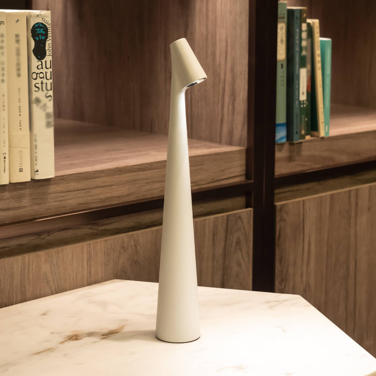 Sculpting Table Lamp with Adjustable Shade - Modern Design for Home Office & Living Room Lighting