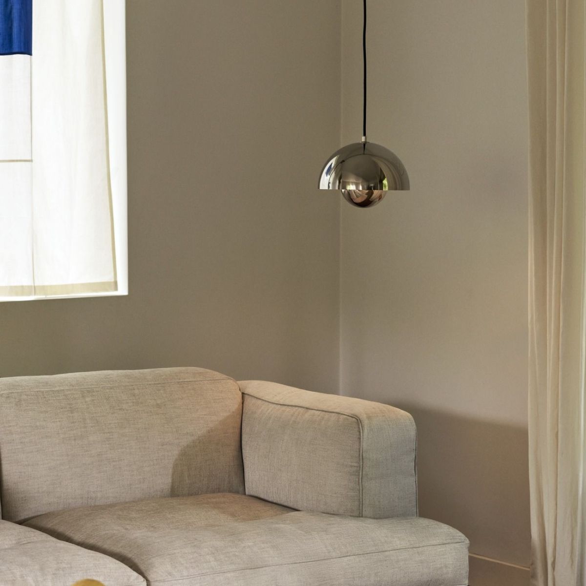 LED Pendant Light Fixture - Flowerpot Design - Modern Hanging Lamp for Dining Room & Kitchen