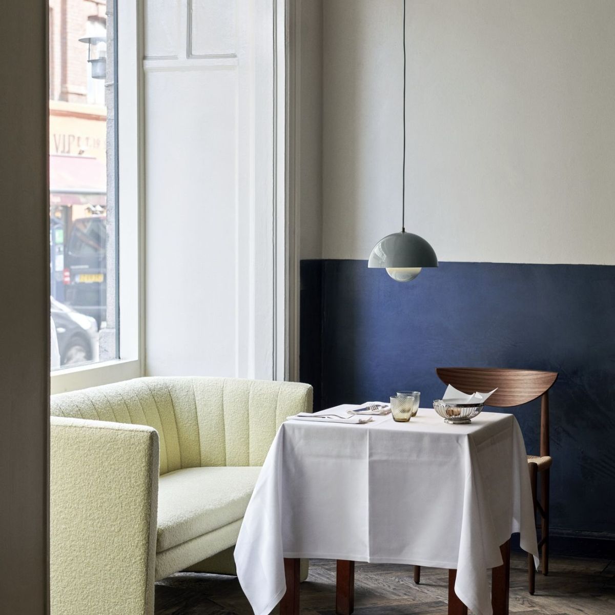 LED Pendant Light Fixture - Flowerpot Design - Modern Hanging Lamp for Dining Room & Kitchen