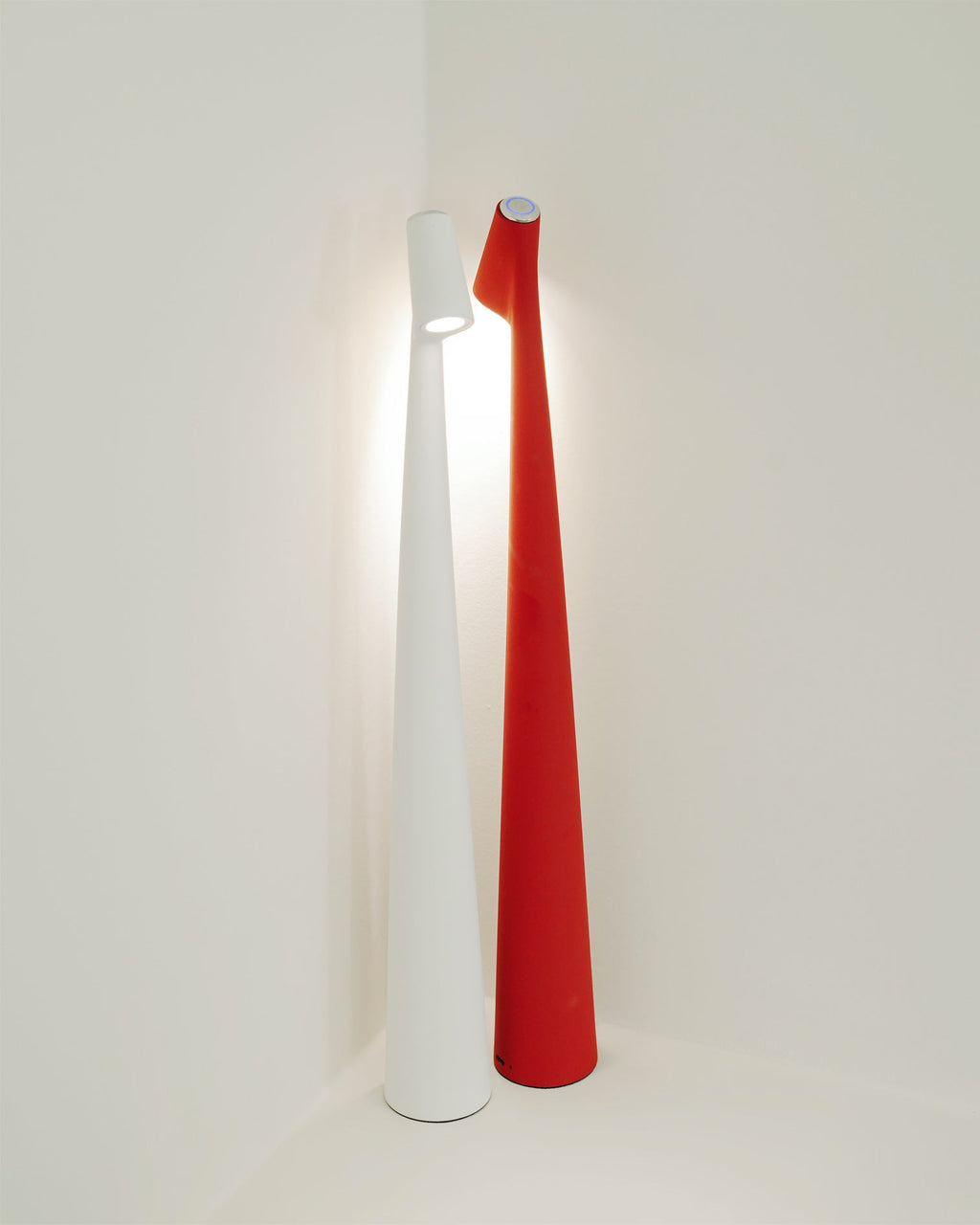 LED Built-in Battery Table Lamp - Portable Wireless Design for Indoor & Outdoor Use