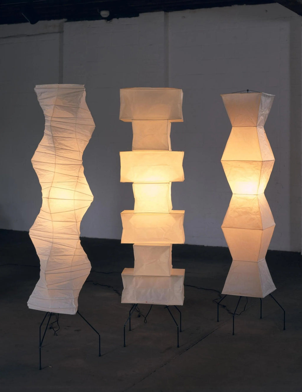 Rice Paper Floor Lamp with Wooden Base - Soft Ambient Lighting for Living Room & Bedroom Decor