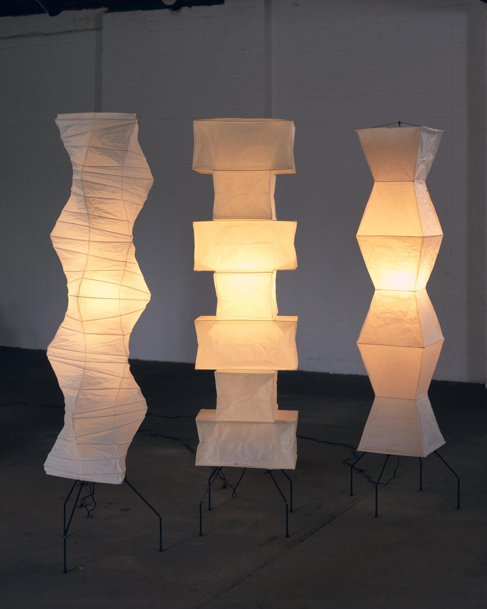 Rice Paper Floor Lamp with Wooden Base - Soft Ambient Lighting for Living Room & Bedroom Decor