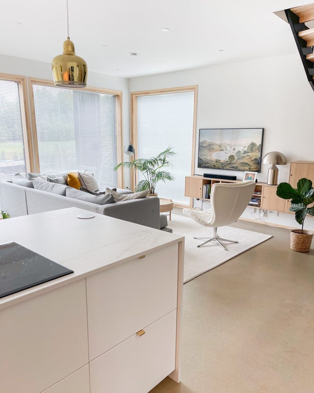 Metal Table Lamp with Adjustable Shade for Modern Home Office & Living Room Lighting