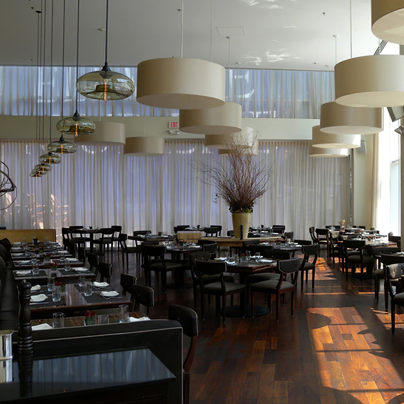 LED Glass Pendant Lamp - Modern Clear Fixture for Kitchen Island & Dining Room Lighting