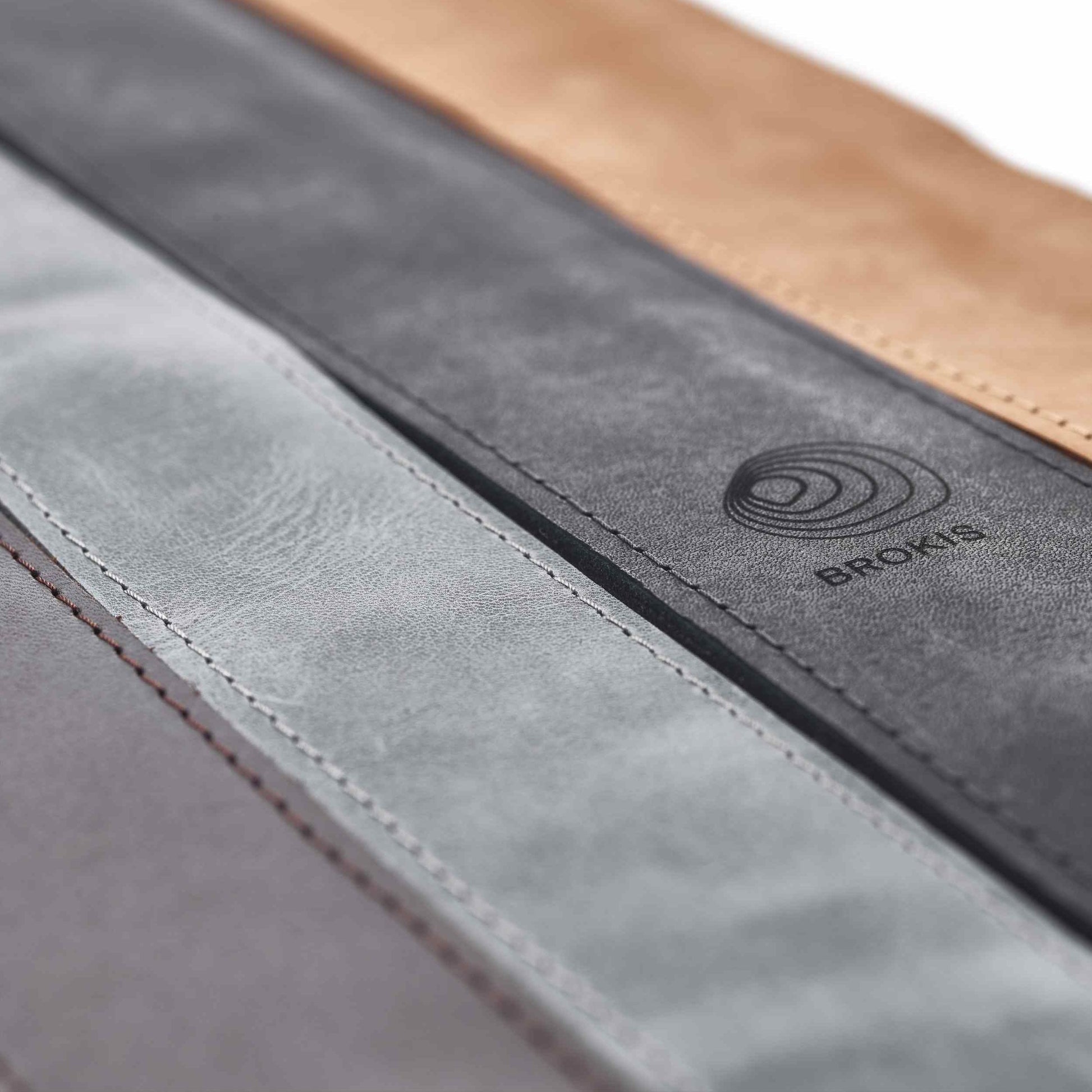 Large Pendant Lamp - Brokis Mona PC938 - Modern Glass Lighting Fixture for Dining Room & Living Spaces