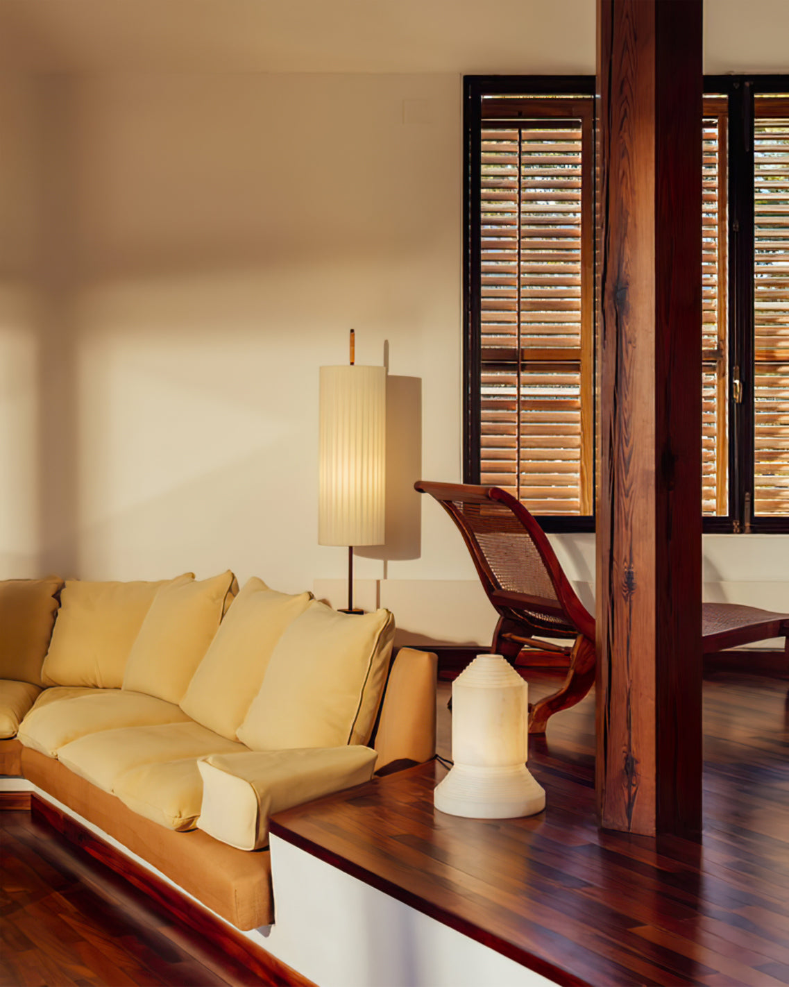 LED Floor Lamp with Adjustable Height and Modern Design for Living Room & Bedroom Lighting