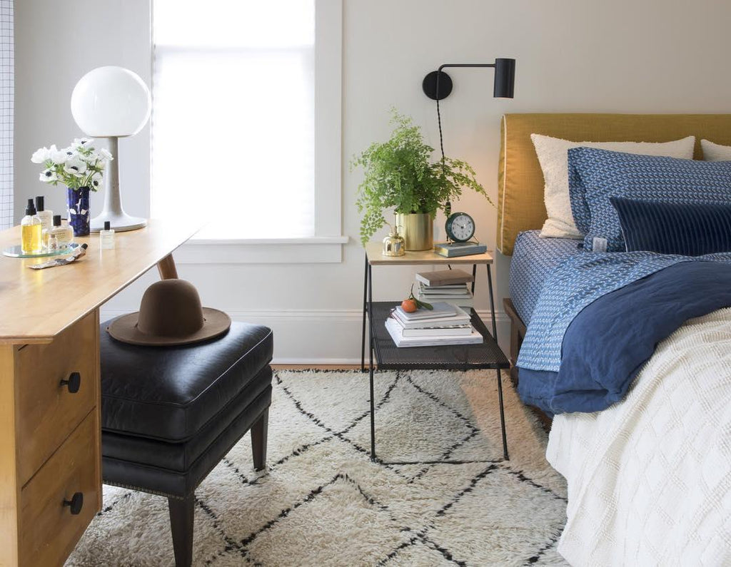 LED Swing Wall Sconce Light Fixture - Adjustable Arm Design for Living Room & Bedroom Lighting