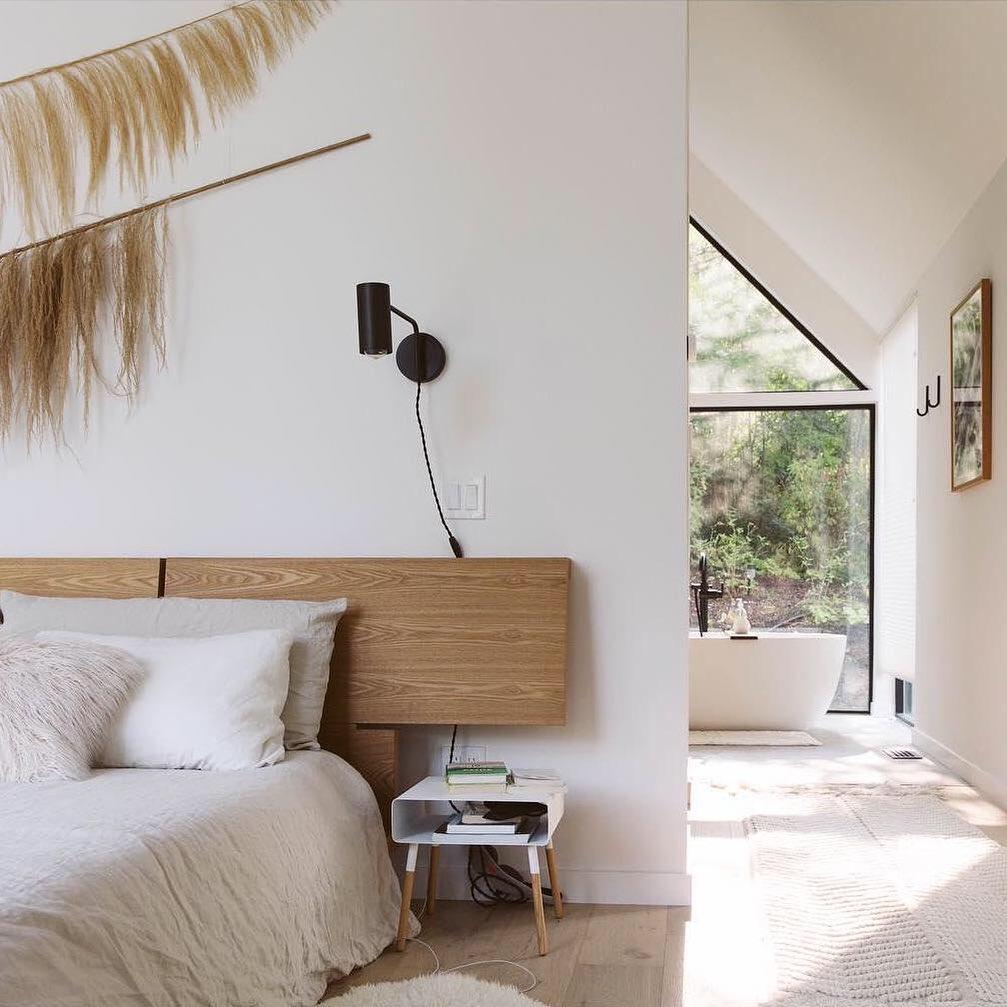 LED Swing Wall Sconce Light Fixture - Adjustable Arm Design for Living Room & Bedroom Lighting