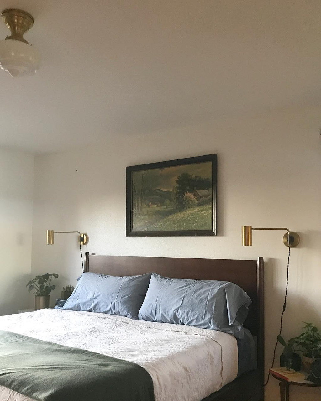 LED Swing Wall Sconce Light Fixture - Adjustable Arm Design for Living Room & Bedroom Lighting