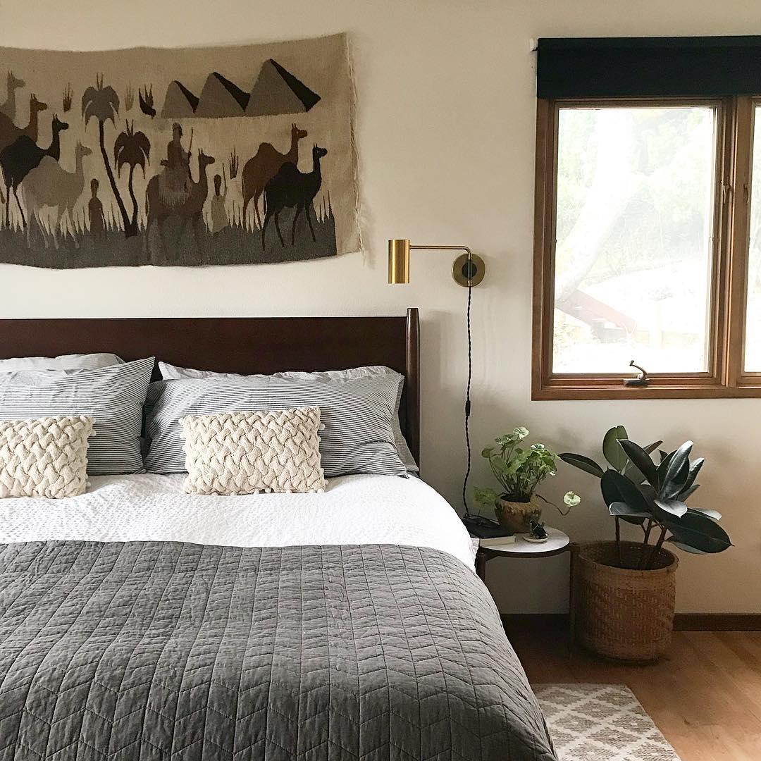 LED Swing Wall Sconce Light Fixture - Adjustable Arm Design for Living Room & Bedroom Lighting