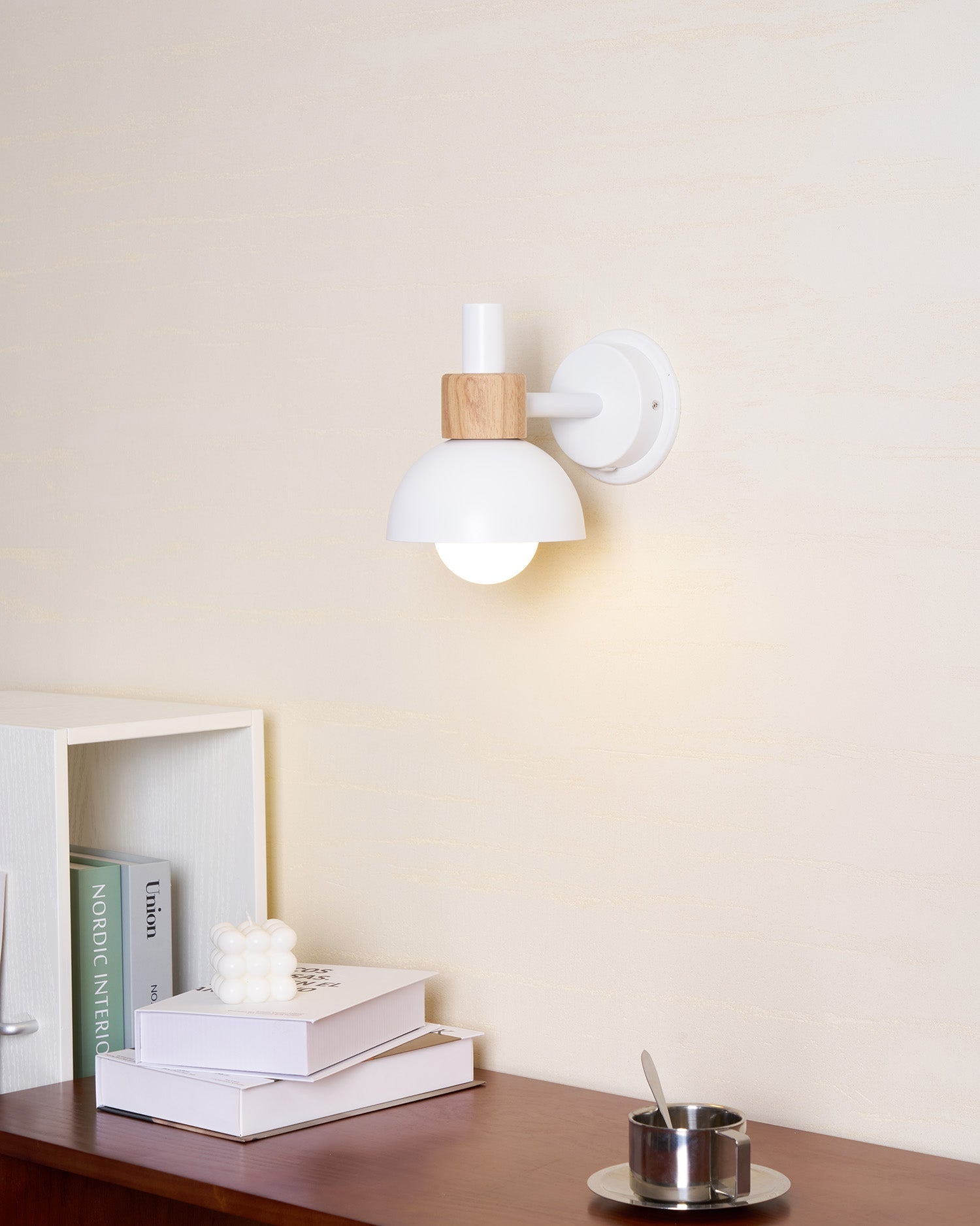 LED Wall Lamp - Modern Design with Adjustable Brightness - Ideal for Living Room, Bedroom & Hallway Lighting