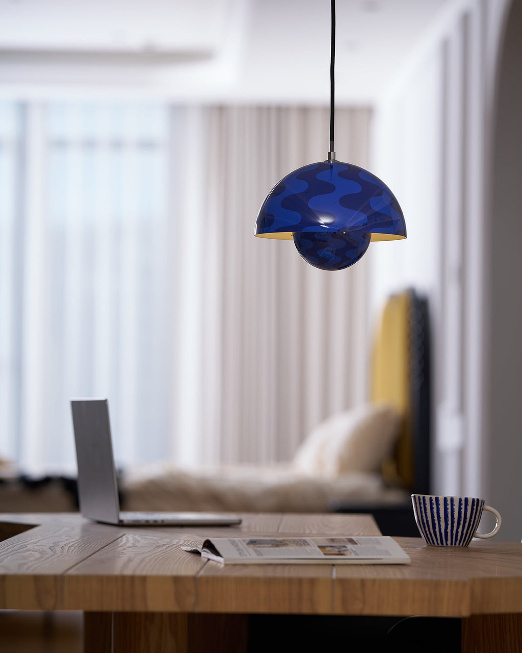 LED Flowerpot Pendant Light Fixture - Modern Hanging Lamp for Kitchen, Dining Room & Living Room Decor