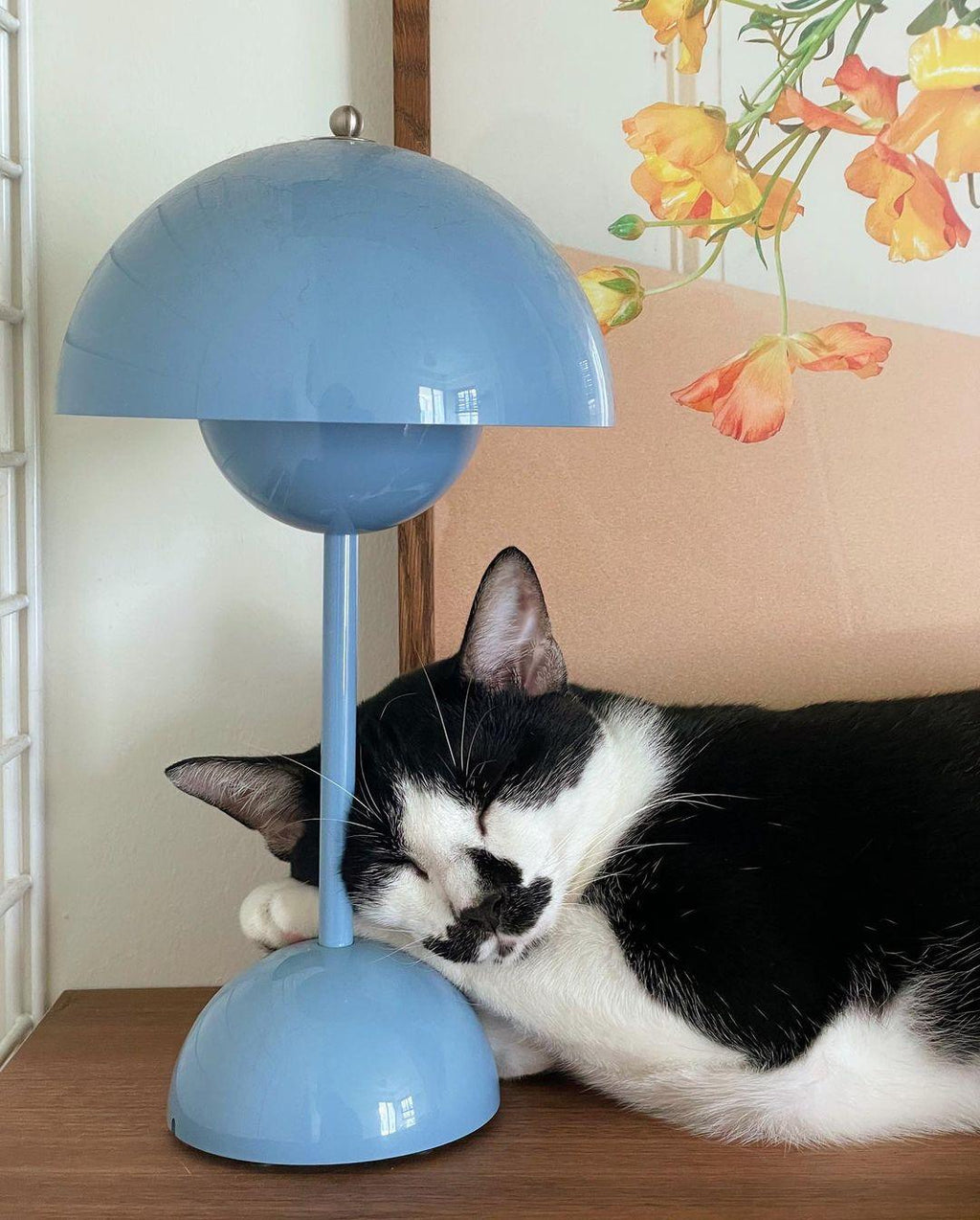 Flowerpot Portable Table Lamp with Adjustable Brightness for Bedroom, Living Room & Office Use