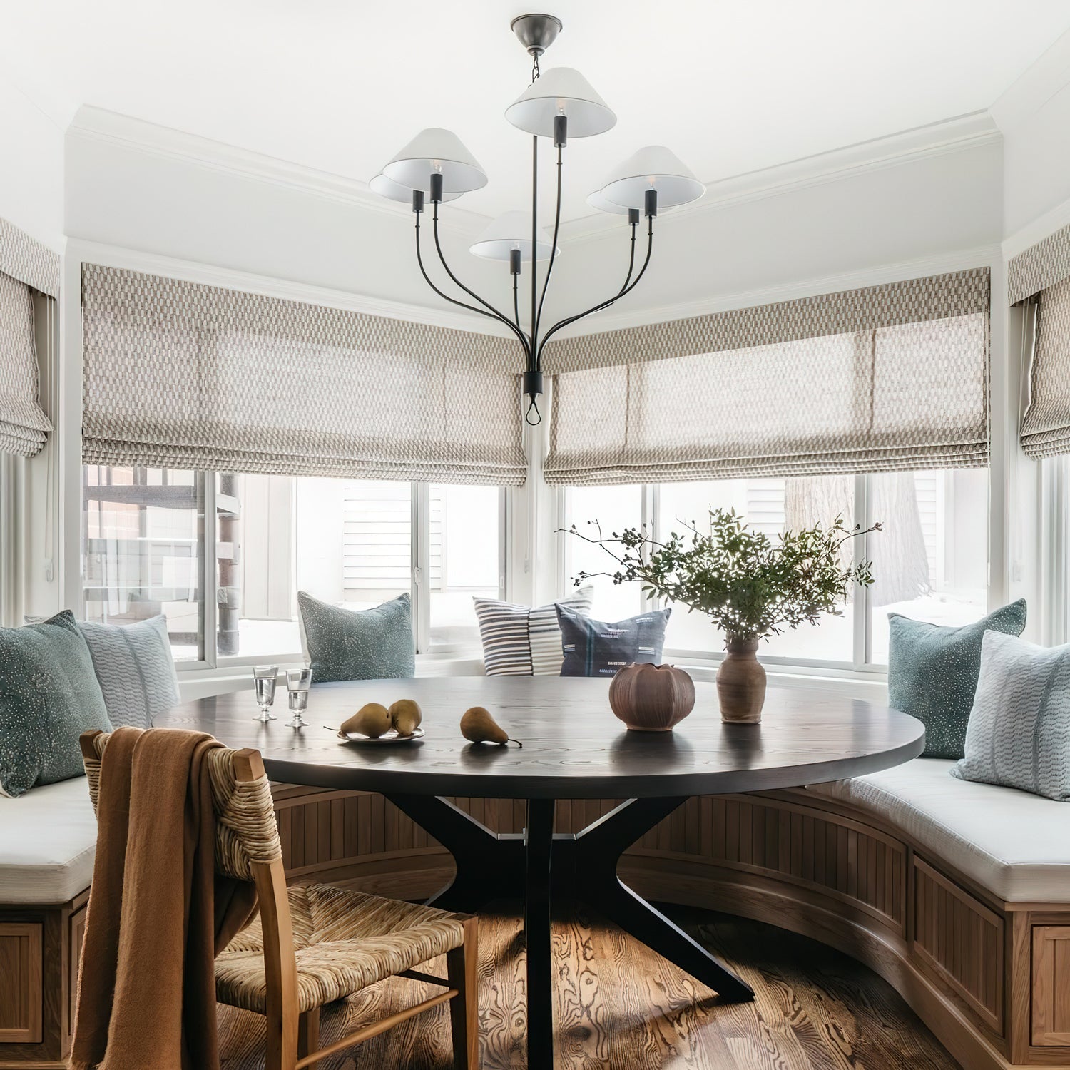 LED Chandelier Light Fixture - Modern Crystal Design for Living Room & Dining Room Decor