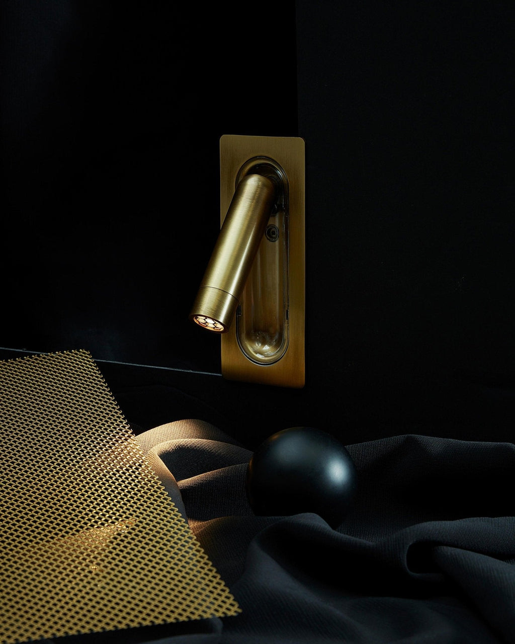 Wall-Mounted LED Reading Lamp | 360º Rotation, Glare-Minimizing Design for Indoor Use