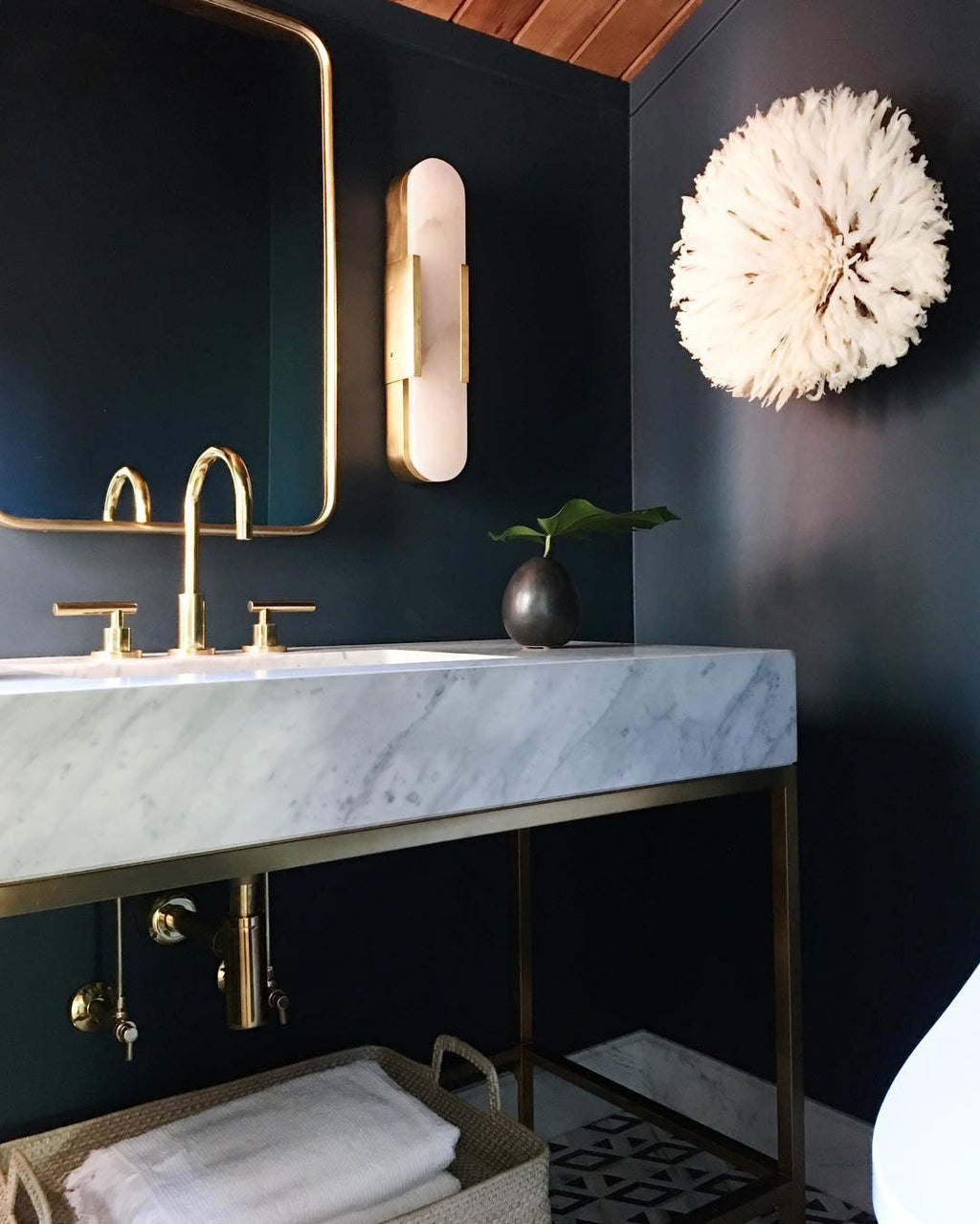 Elongated Alabaster Wall Lamp - Modern Lighting Fixture for Living Room & Hallway Decor