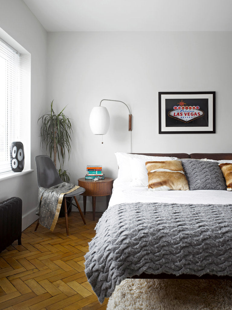 LED Wall Lamp - Modern Adjustable Fixture with Warm White Light for Living Room & Bedroom Illumination