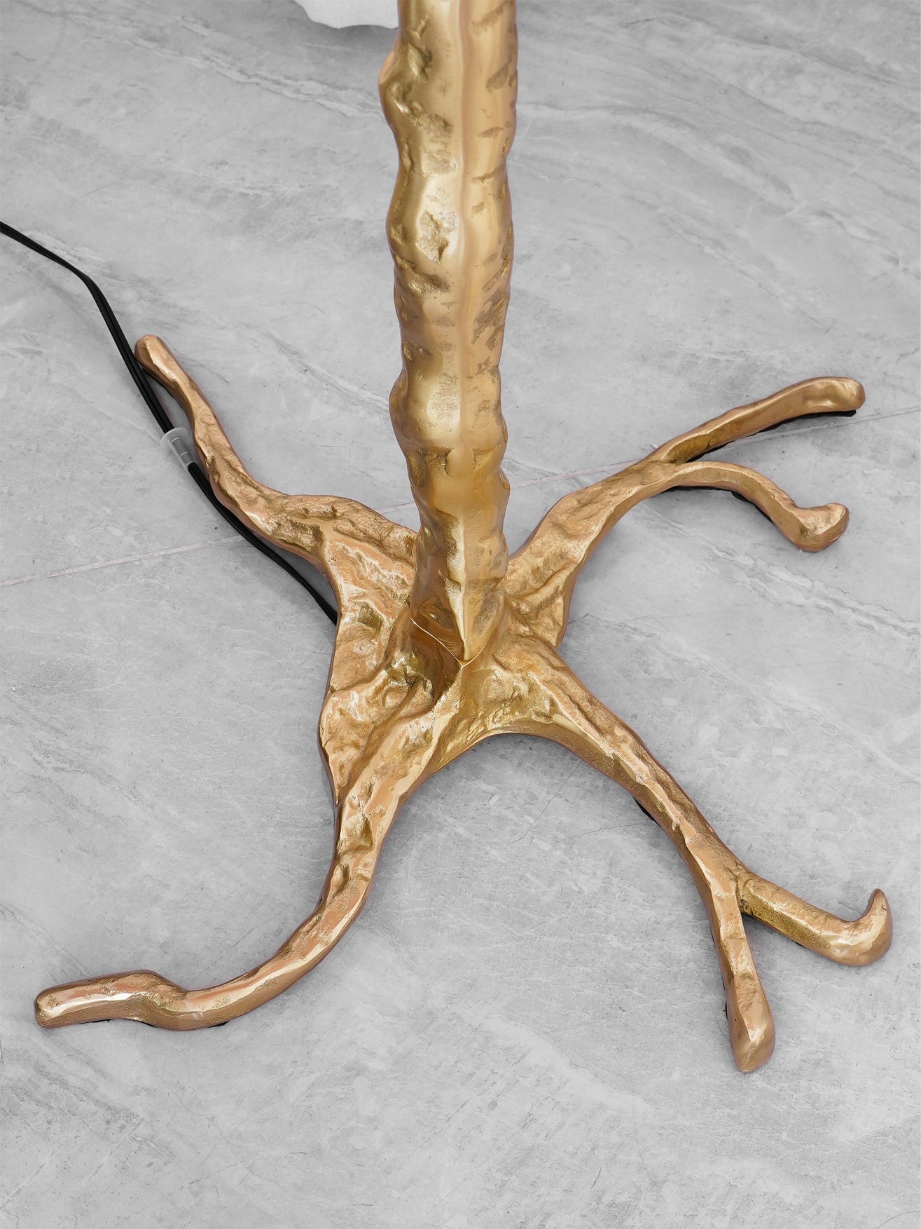 Brass Floor Lamp with Ostrich Feather Shade - Modern Lighting for Living Room & Bedroom Decor