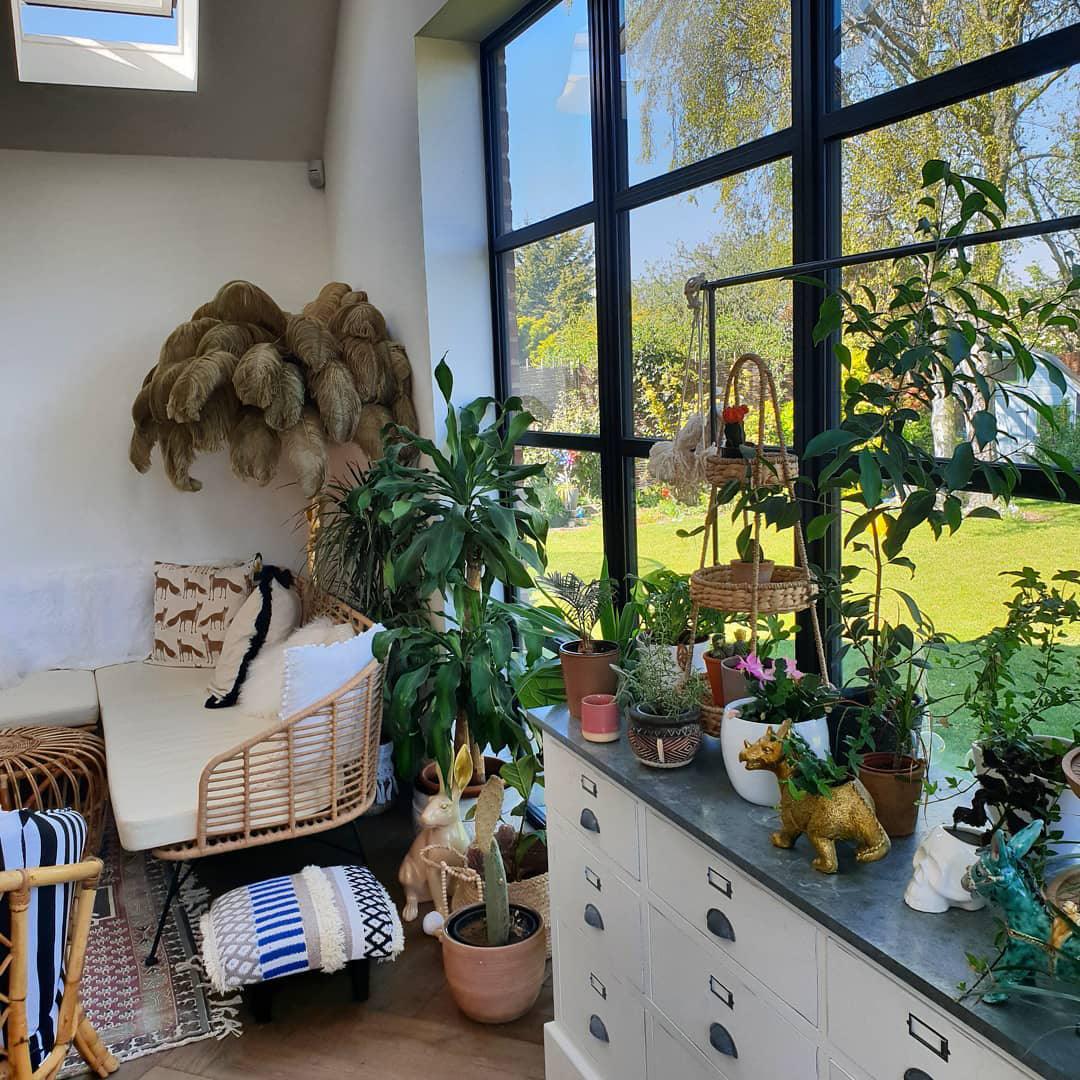 Brass Floor Lamp with Ostrich Feather Shade - Modern Lighting for Living Room & Bedroom Decor