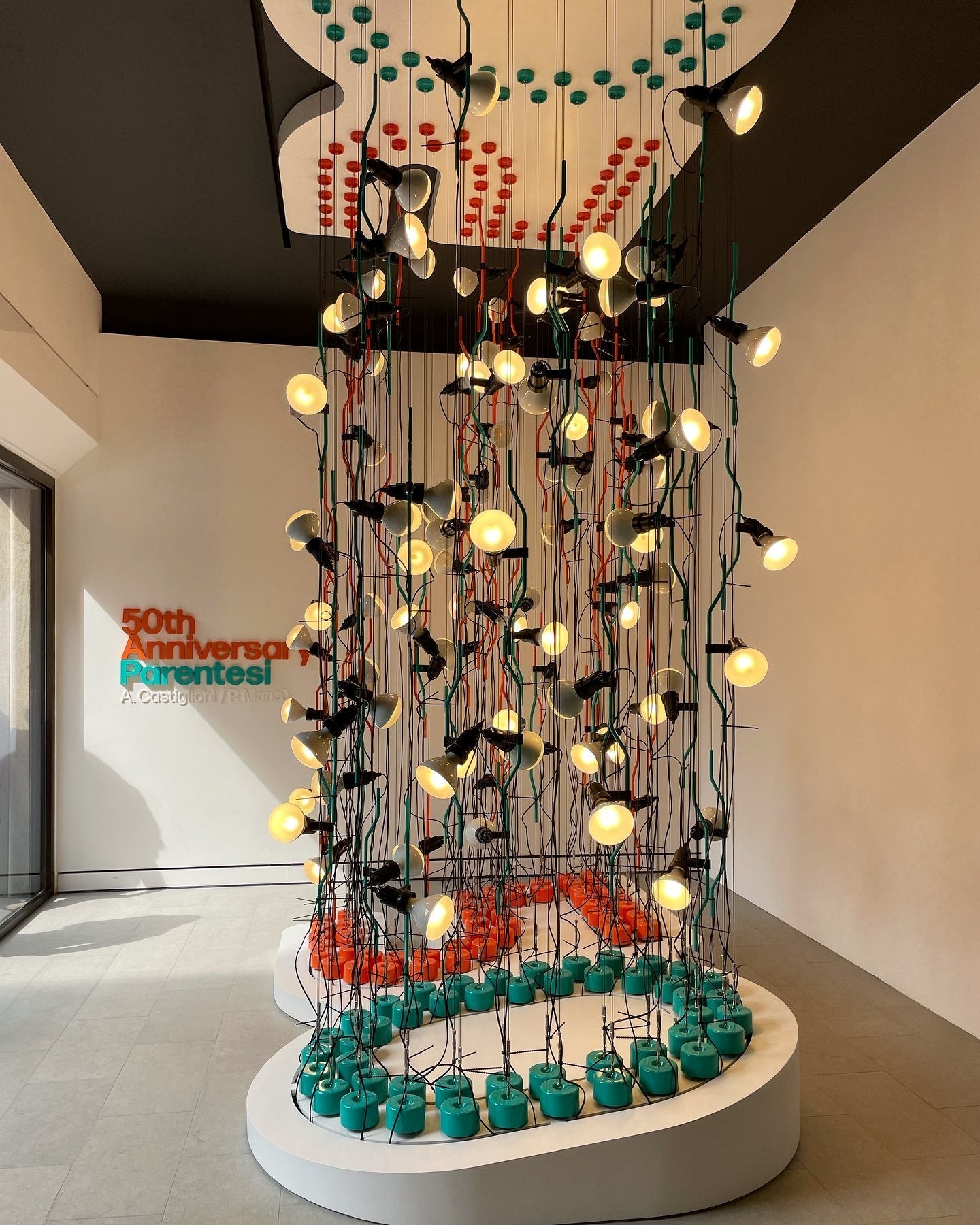 Parentesi Pendant Light Fixture - Adjustable Modern Design for Dining Room & Kitchen Lighting