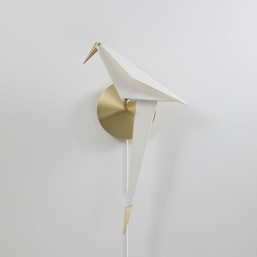Plug-In Wall Lamp with Perching Bird Design - Decorative Lighting for Living Room & Bedroom