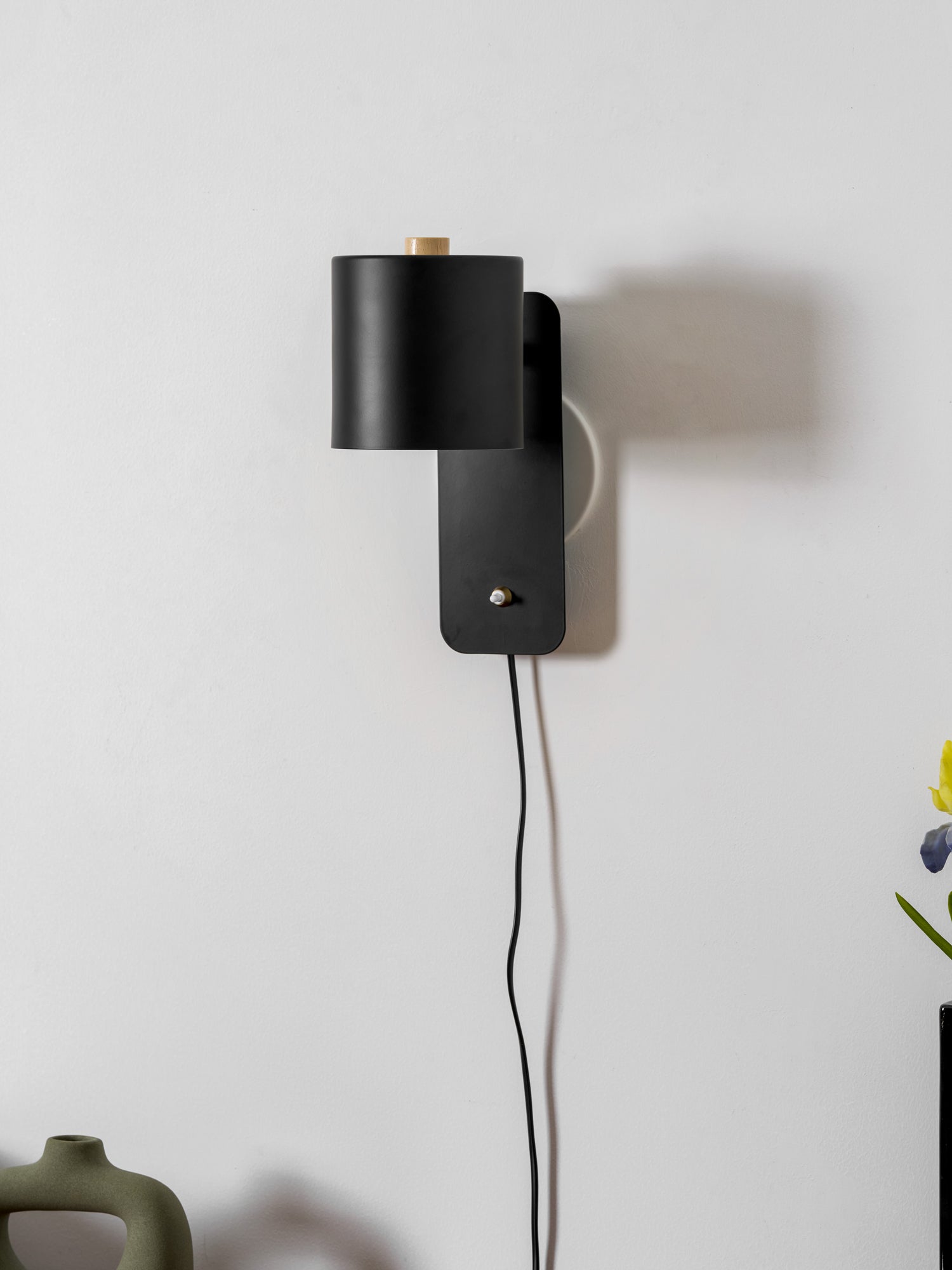 Rotatable Cylinder Plug-in Wall Lamp | 350-Degree Adjustable, Minimalist Design for Modern Indoor Spaces