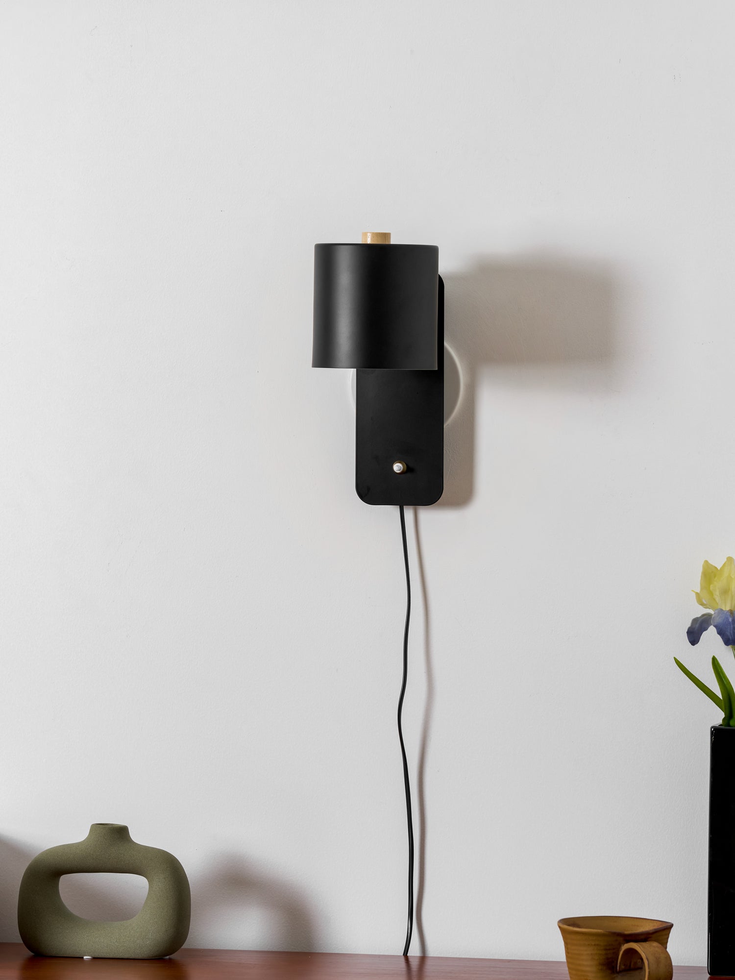 Rotatable Cylinder Plug-in Wall Lamp | 350-Degree Adjustable, Minimalist Design for Modern Indoor Spaces