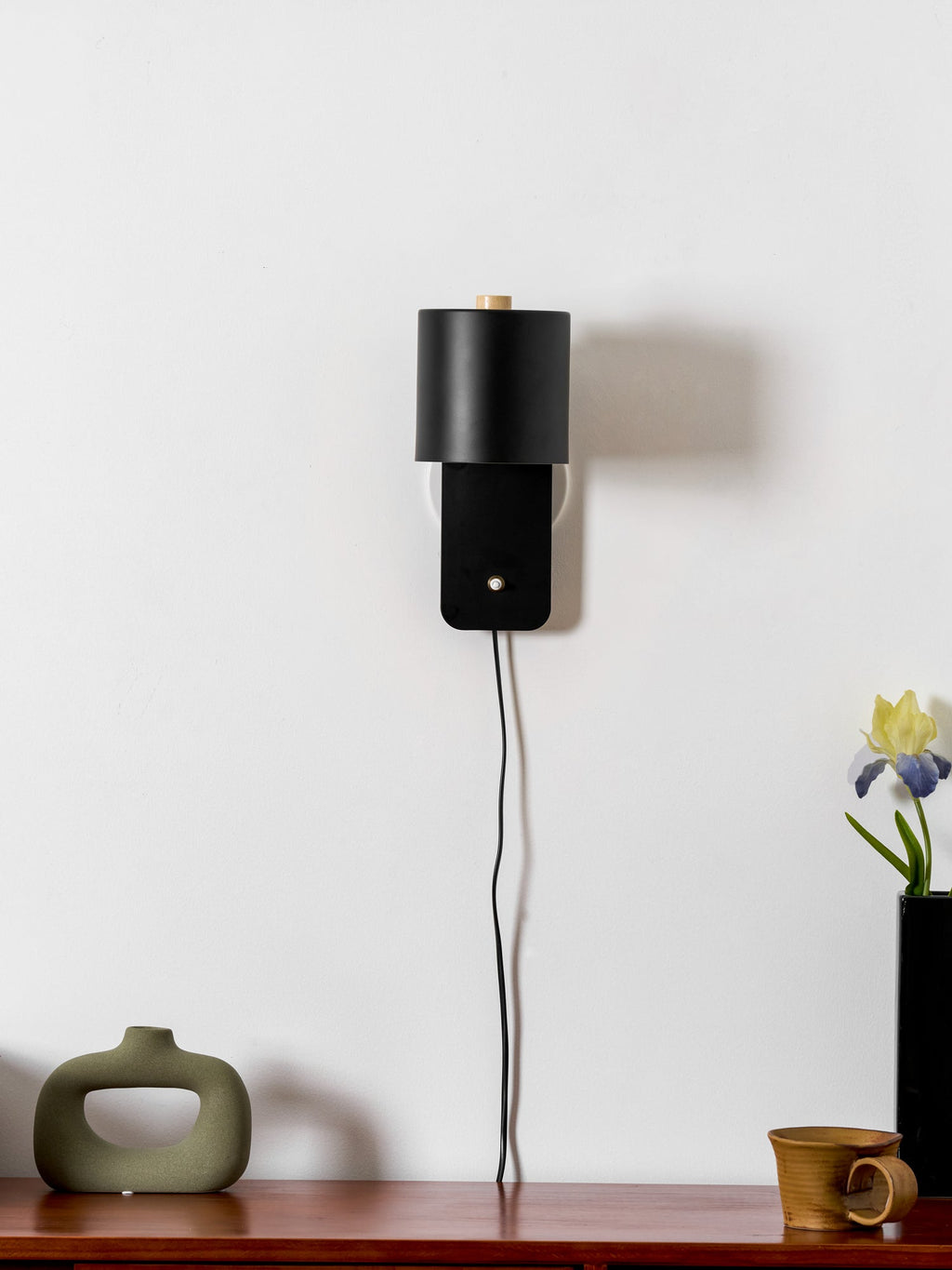 Rotatable Cylinder Plug-in Wall Lamp | 350-Degree Adjustable, Minimalist Design for Modern Indoor Spaces