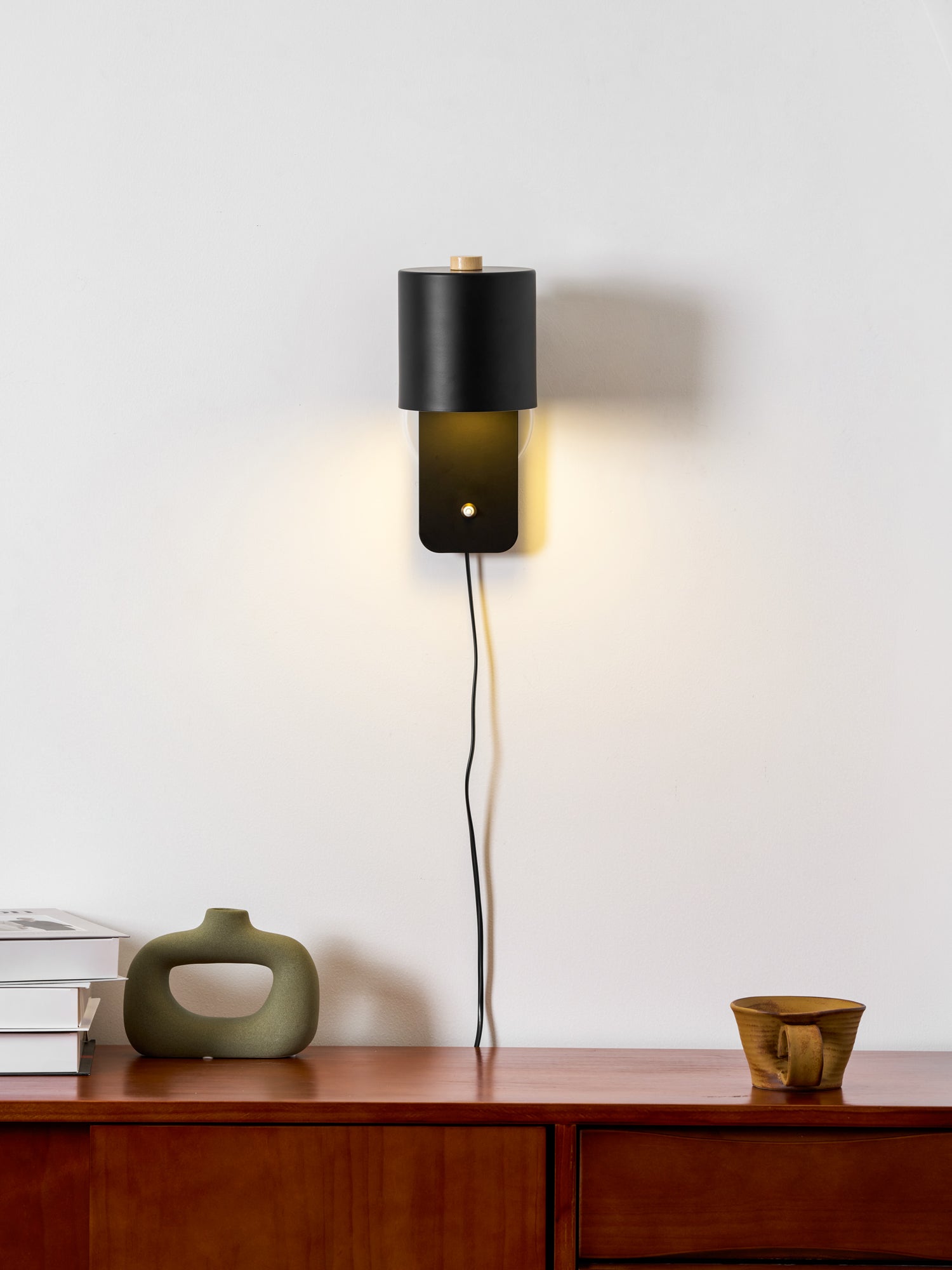 Rotatable Cylinder Plug-in Wall Lamp | 350-Degree Adjustable, Minimalist Design for Modern Indoor Spaces