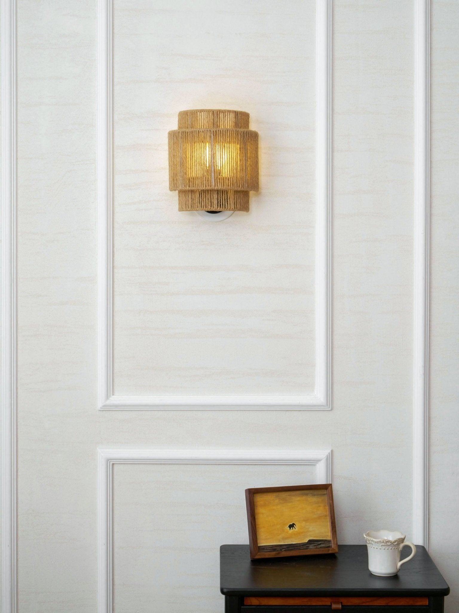 Rustic Weave Wall Lamp | Handwoven Hemp Rope Design for Cozy Indoor Lighting