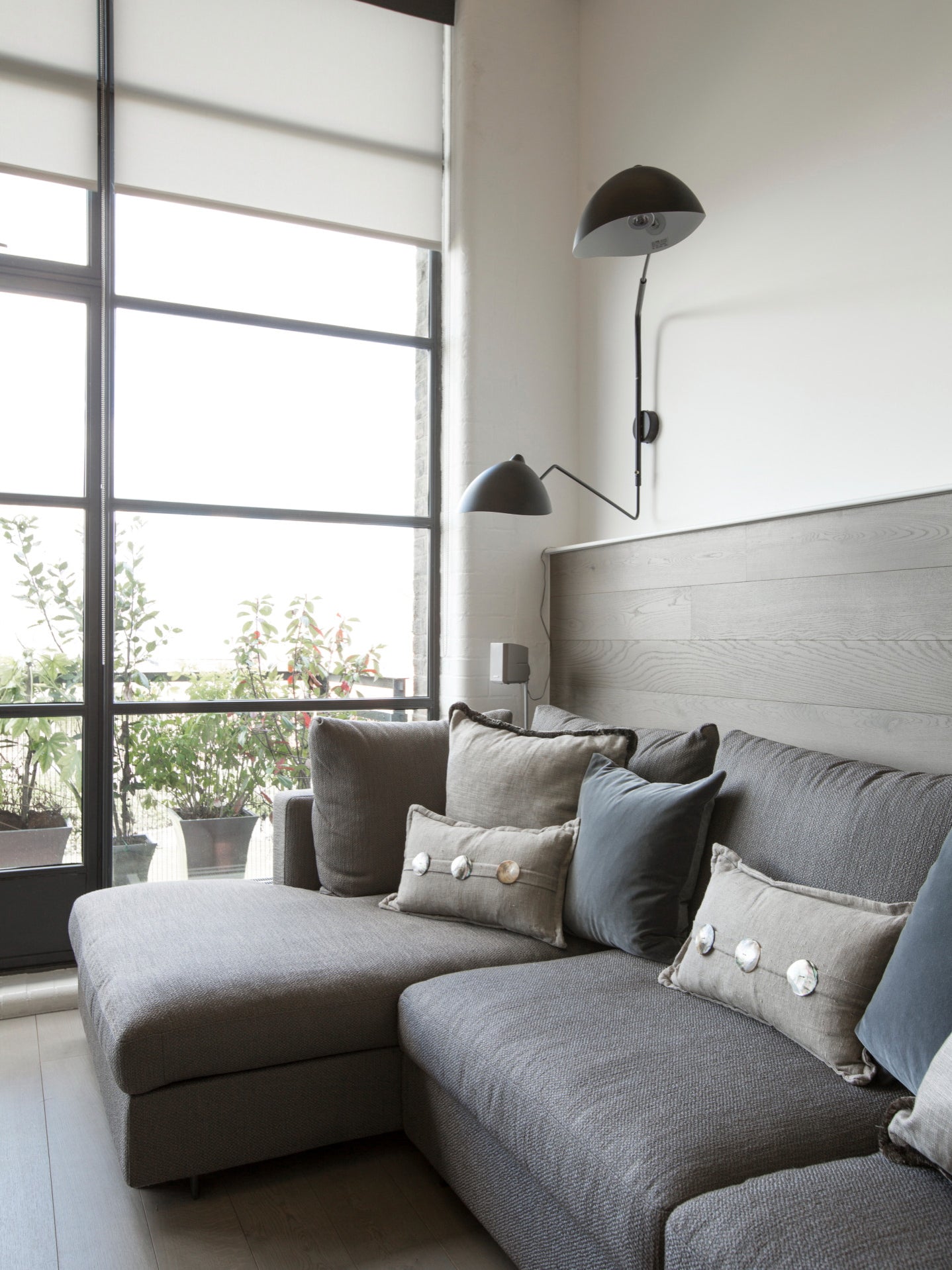 LED Wall Sconce Light Fixture - Adjustable Arm, Modern Design for Living Room & Bedroom Lighting