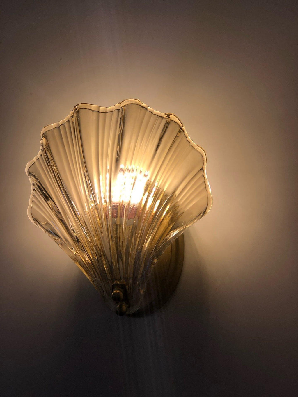 Shell Wall Light Fixture - Coastal Nautical Design for Living Room, Bedroom & Hallway Lighting