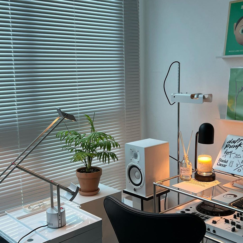 Spider Floor Lamp | Adjustable Metal Reflector with LED Bulb for Indoor Use