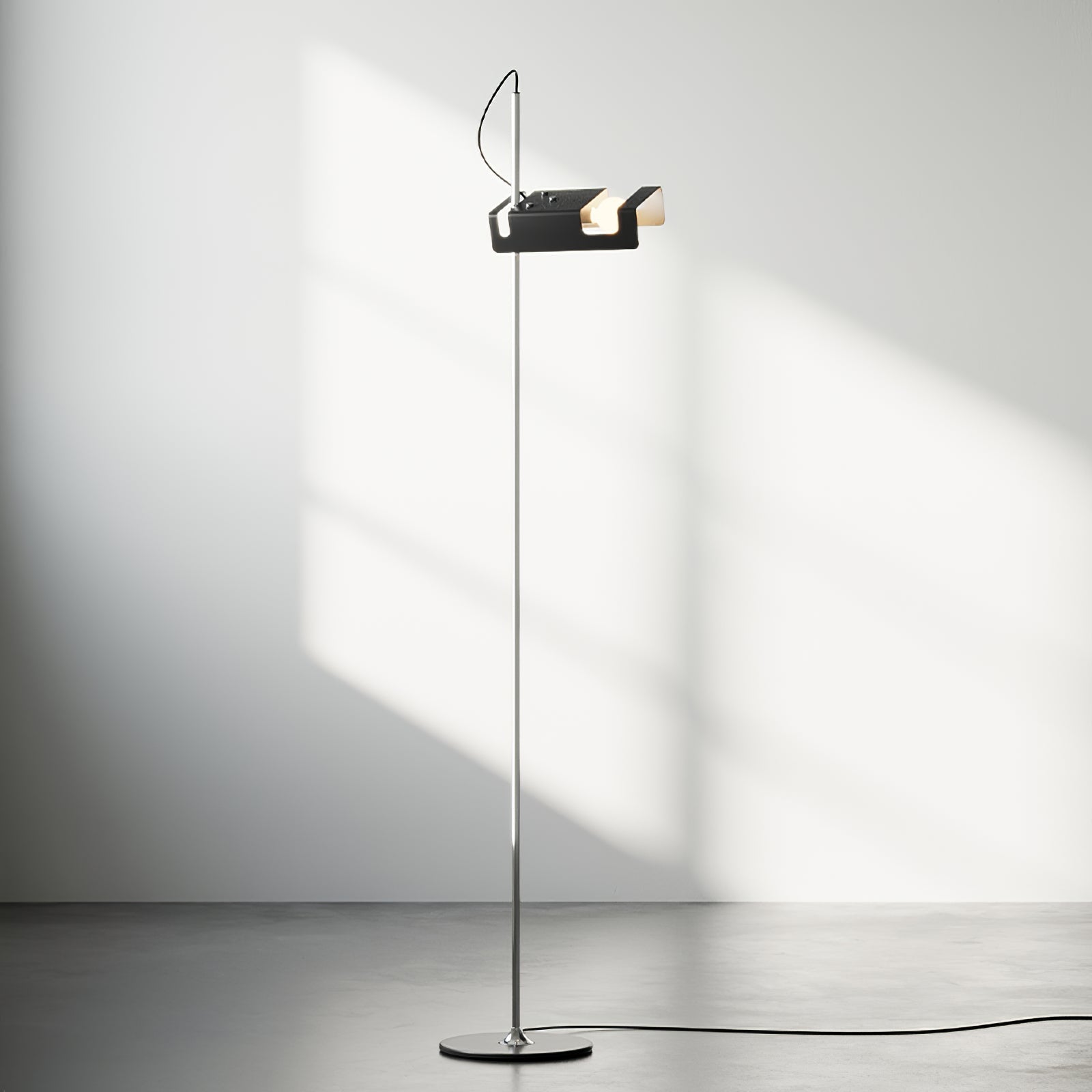 Spider Floor Lamp | Adjustable Metal Reflector with LED Bulb for Indoor Use