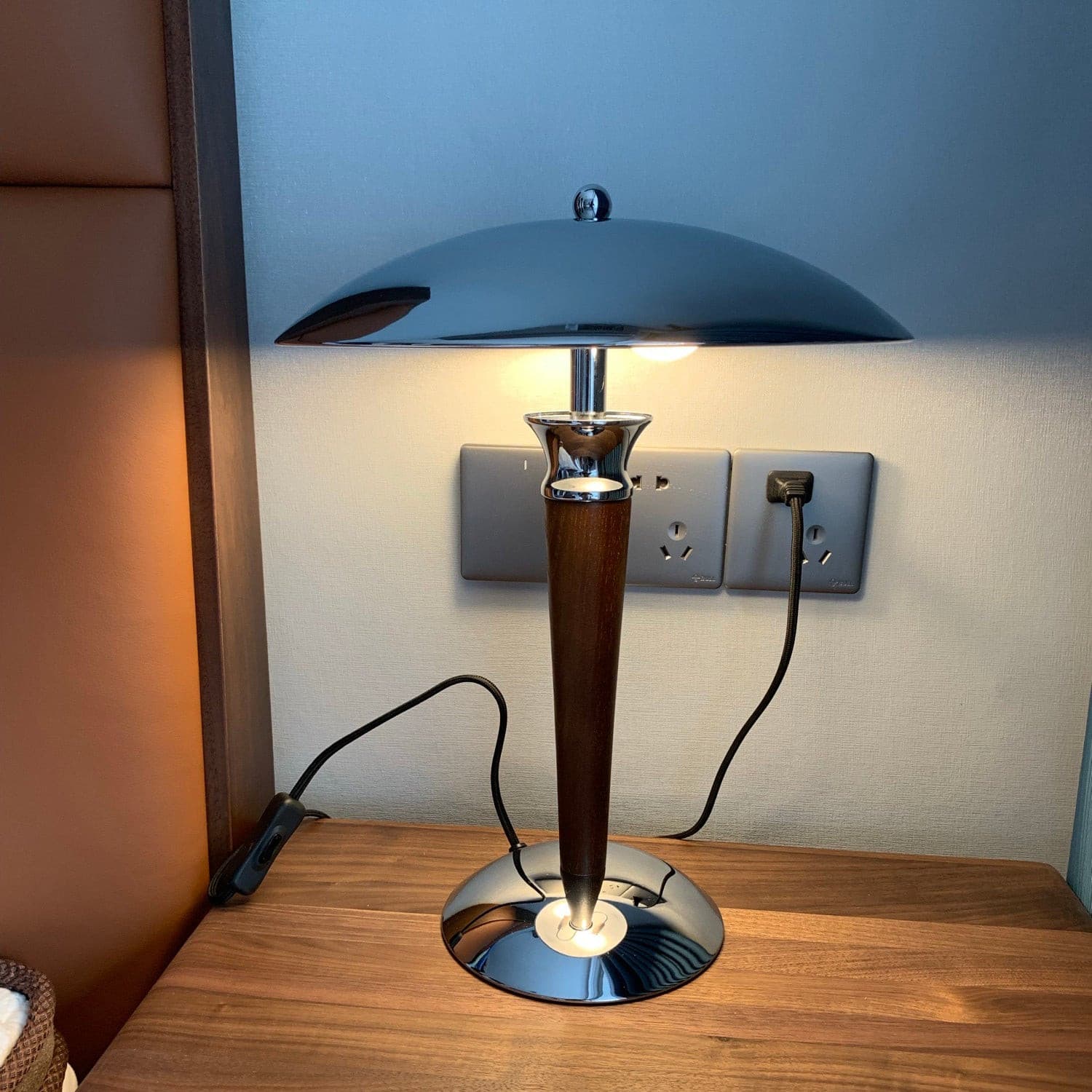 LED Table Lamp with Adjustable Brightness and Modern Design for Living Room & Bedroom Use