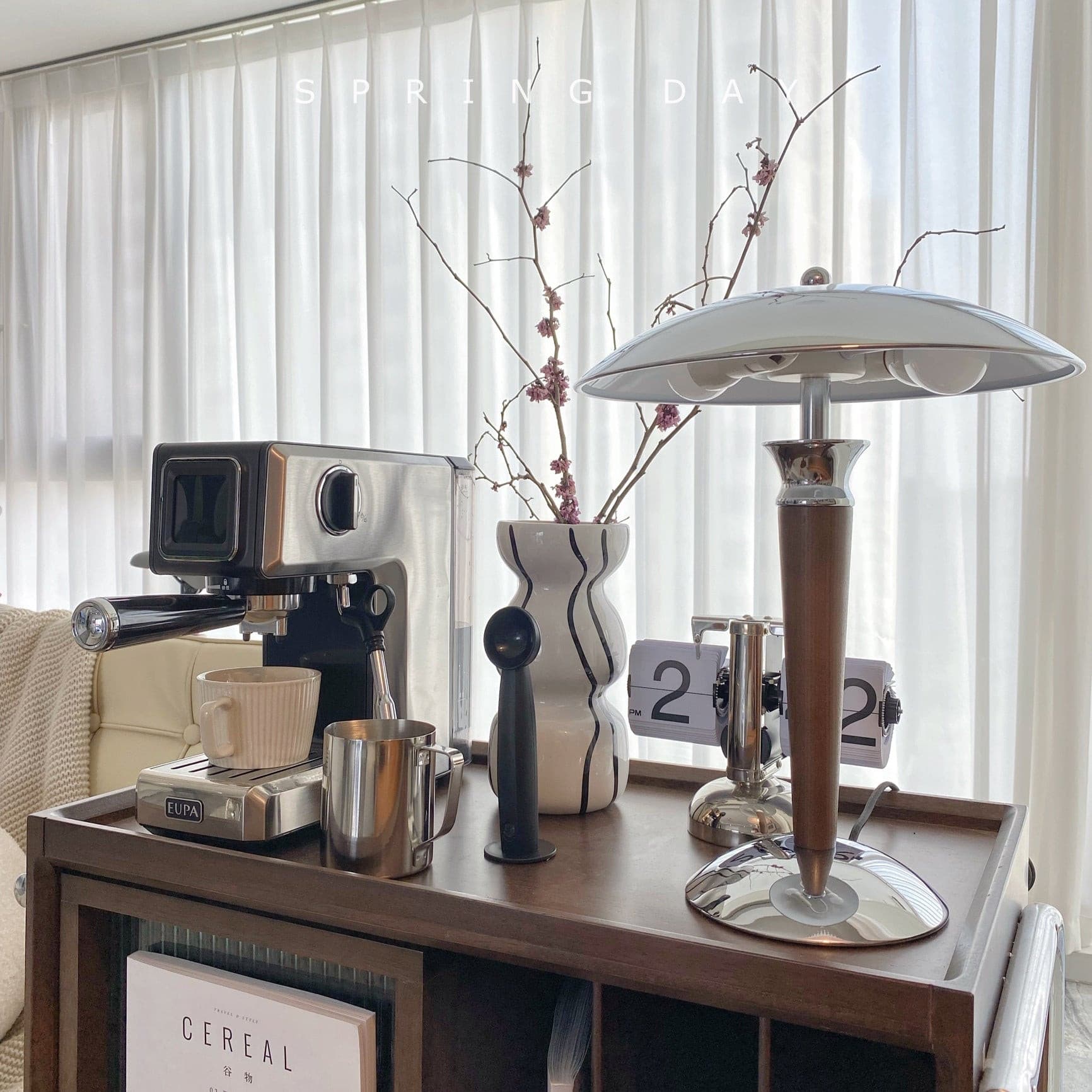 LED Table Lamp with Adjustable Brightness, Modern Design for Living Room & Bedroom, Touch Control & Energy Efficient Lighting