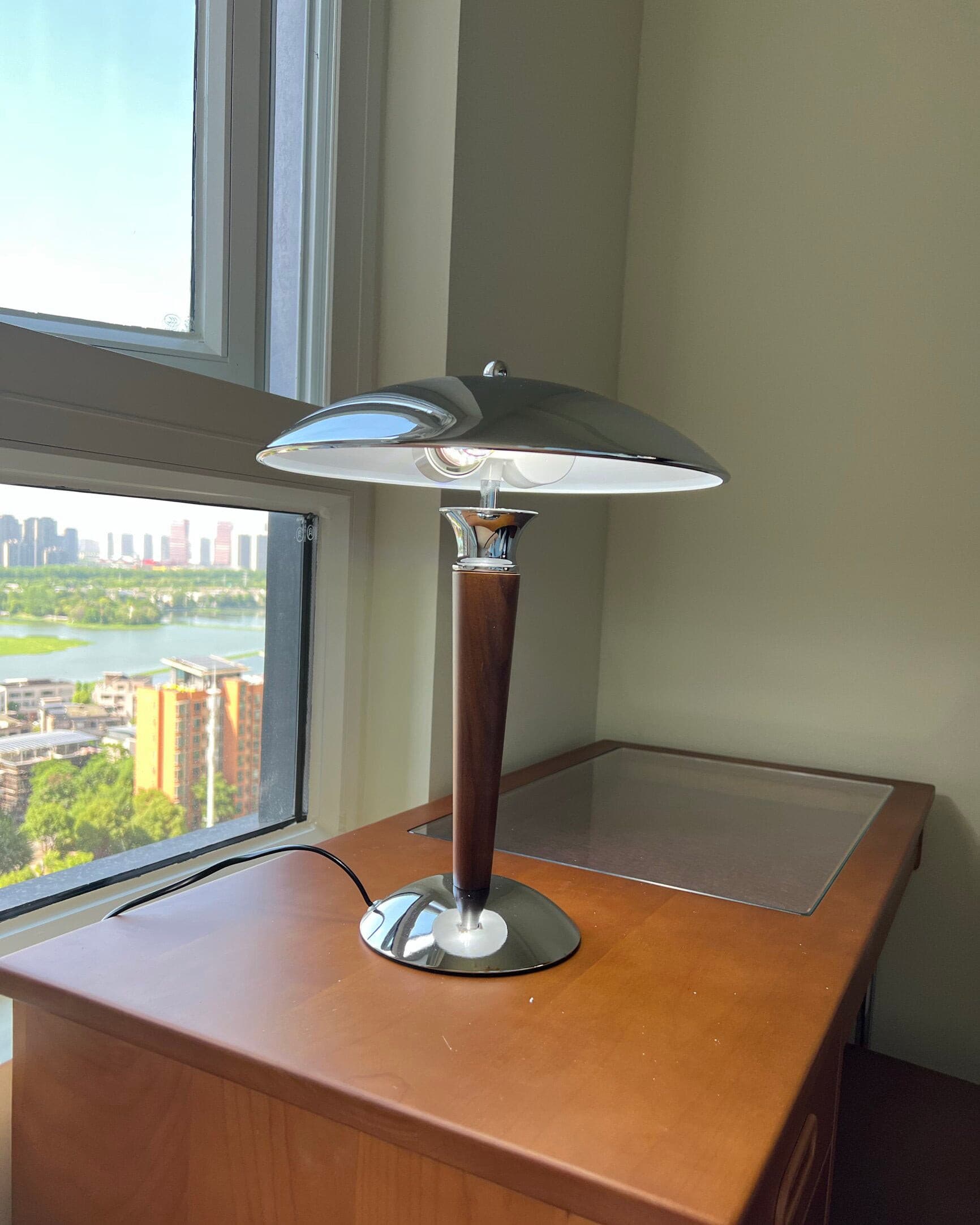 LED Table Lamp with Adjustable Brightness, Modern Design for Living Room & Bedroom, Touch Control & Energy Efficient Lighting