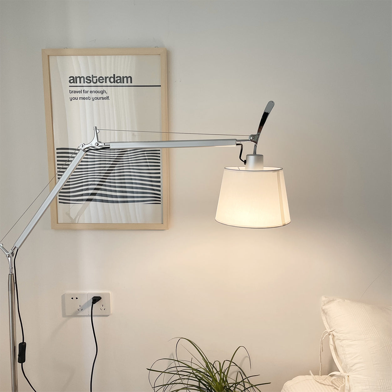 LED Modern Classic Floor Lamp with Adjustable Height for Living Room & Bedroom Lighting