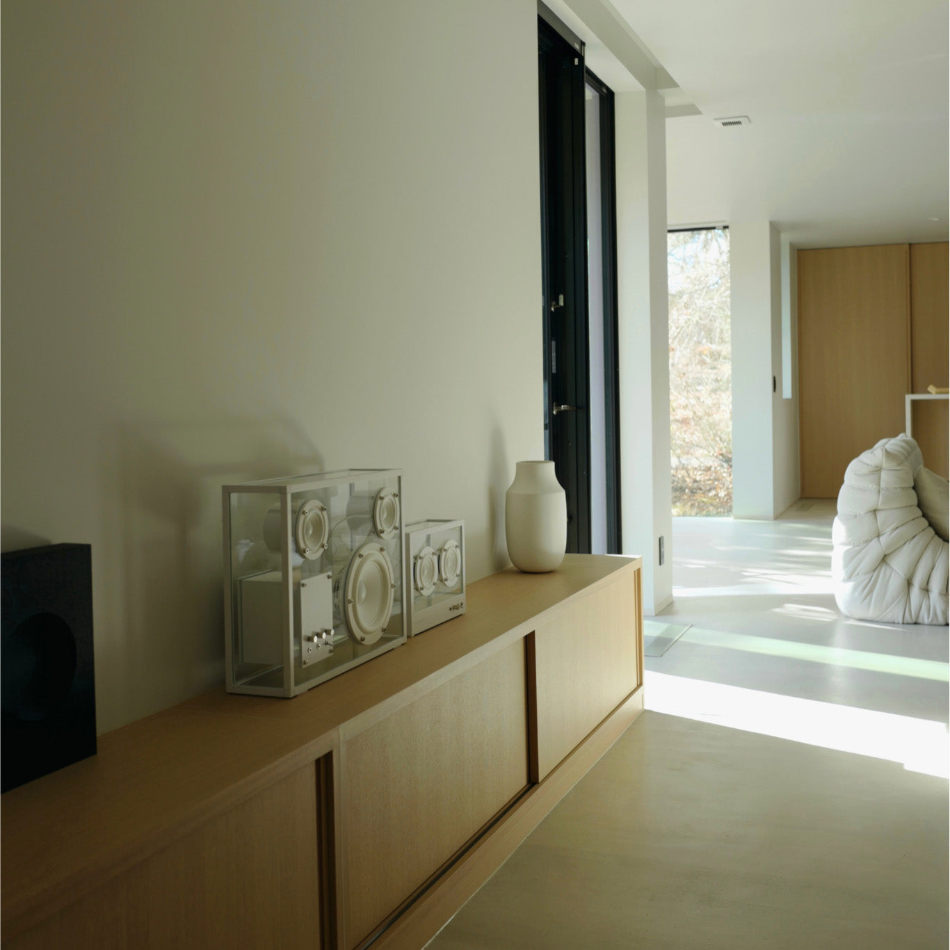 High-Fidelity Transparent Bluetooth Speaker with LED Light for Home Audio & Parties