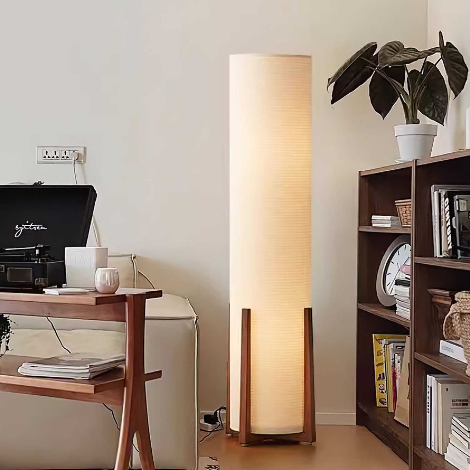 Natural Weave Floor Lamp - Handcrafted Rattan Lighting Fixture for Living Room & Bedroom Decor