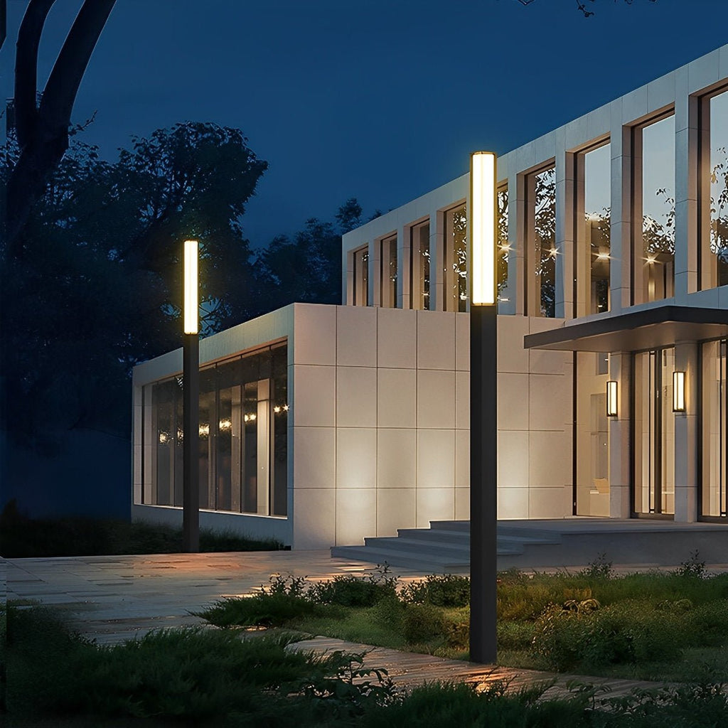 Solar Waterproof Metal High Pole Street Lights for Outdoor Pathway & Garden Illumination