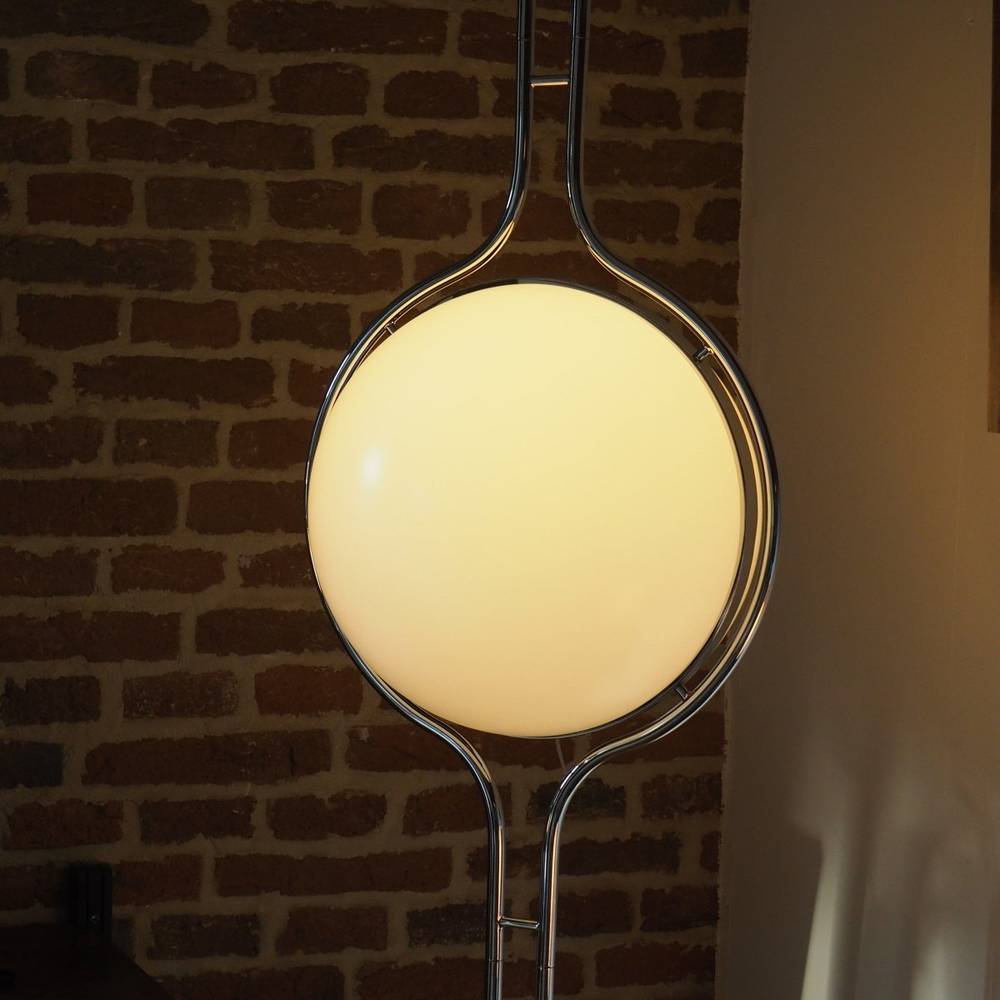 LED Floor to Ceiling Lamp - Adjustable Height Modern Lighting for Living Room & Bedroom Decor